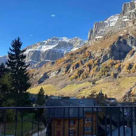 Renovated Studio | Dream Views • Balcony • Free Parking