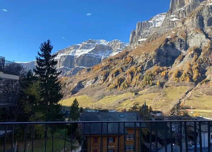 Renovated Studio | Dream Views • Balcony • Free Parking