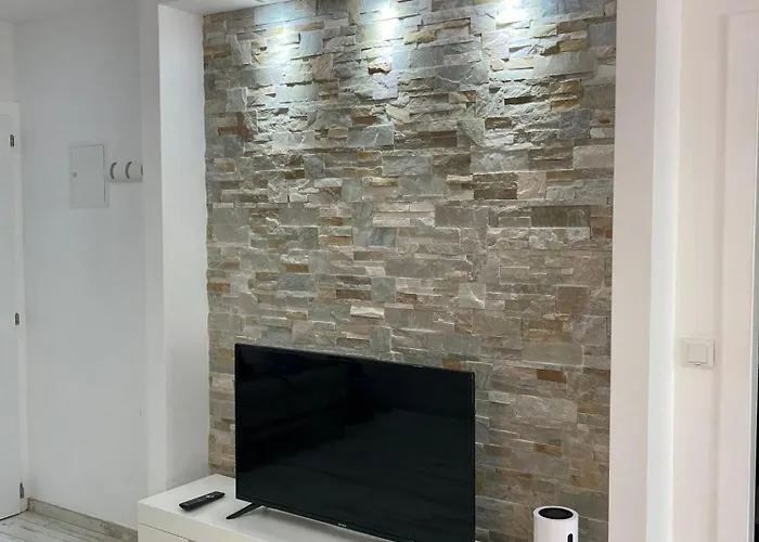 Apartman Renovated Studio | Dream Views • Balcony • Free Parking *